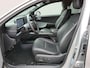 Hyundai Ioniq 6 Lounge 77.4 kWh Automaat / 100% SOH / Origineel NL Auto / Afn. Trekhaak 1.500 kg / Navigatie / Bose audio / Headup Display / Stuur-, voorstoel- en achterbankverwarming / Stoelventilatie / Android Auto / Apple Carplay /