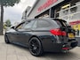 BMW 3-Serie Touring 316d High Executive - Panorama dak I Navigatie I Airco I 19 inch Sport velgen I APK 10-2026