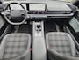 Hyundai Ioniq 6 First Edition AWD 77.4 kWh Automaat / 100% SOH / Origineel NL Auto / tot 04-2009 Fabrieksgarantie / Allseason banden / Schuifkanteldak / 360° camera / Navigatie / Headup Display / Android Auto / Apple Carplay / BOSE audio / Stuur-, voorstoel- en achterbankverwarming /