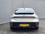 Hyundai Ioniq 6 First Edition AWD 77.4 kWh Automaat / 100% SOH / Origineel NL Auto / tot 04-2009 Fabrieksgarantie / Allseason banden / Schuifkanteldak / 360° camera / Navigatie / Headup Display / Android Auto / Apple Carplay / BOSE audio / Stuur-, voorstoel- en achterbankverwarming /
