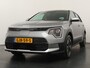 Kia Niro EV Light Edition 64.8 kWh - SOH 99,5% - Achteruitrijcamera - Parkeersensoren achter - Navigatie - Apple Carplay / Android Auto - Fabrieksgarantie tot 08-2031
