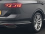Volkswagen Passat Variant 1.4 TSI GTE Business Plug In Hybrid 218pk Dealer O.H PHEV | Trekhaak Af Fabriek | Adaptive Cruise | Alcantara Sportstoelen Massage & Verwarmd | IQ Light | Apple Carplay | Keyless | Blis | Navigatie | Virtual | DAB |