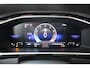 Volkswagen T-Roc 1.5 TSI R-Line Navigatie | Camera | Stoelverwarming | All Season banden