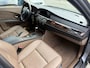 BMW 5-Serie Touring 530i Executive | 2E EIGENAAR | 12MND GARANTIE | YOUNGTIMER | PANODAK | LEDER | XENON | TREKHAAK | AUTOMAAT | LMV |