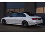 Mercedes-Benz E-klasse 300 e 4MATIC AMG Line | E300 Hybride | Pano | Matrix LED | Burmester | Night | Keyless | Adapt. Cruise | Trekhaak | 20 Inch | 360 | Carplay | DAB | Trekhaak | Sfeer | Dodehoek | Lane Assist | BTW | Dealer Onderhouden | Garantie