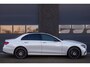 Mercedes-Benz E-klasse 300 e 4MATIC AMG Line | E300 Hybride | Pano | Matrix LED | Burmester | Night | Keyless | Adapt. Cruise | Trekhaak | 20 Inch | 360 | Carplay | DAB | Trekhaak | Sfeer | Dodehoek | Lane Assist | BTW | Dealer Onderhouden | Garantie
