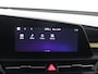 Kia Niro EV DynamicLine 64.8 kWh - SOH 98,3% - Stoel-/stuurverwarming - Navigatie - Cruise Control - Climate Control - Keyless Fabrieksgarantie tot 02-2030