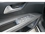 Peugeot 3008 1.2 GT-Line | Elektrische stoelen met geheugen functie | All season banden | Camera | Grip control | AGR Stoel | Navigatie |