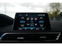 Peugeot 3008 1.2 GT-Line | Elektrische stoelen met geheugen functie | All season banden | Camera | Grip control | AGR Stoel | Navigatie |