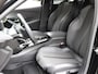 Peugeot e-208 EV GT 50 kWh 136PK | AppleCarplay/Android Auto | Parkeersensoren | FULL LED | Navigatie | Verwarmde Voorstoelen | Climate Control | Cruise Control | 17" LMV | Isofix | Privacy Glass | Trekhaak |