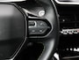 Peugeot e-208 EV GT 50 kWh 136PK | AppleCarplay/Android Auto | Parkeersensoren | FULL LED | Navigatie | Verwarmde Voorstoelen | Climate Control | Cruise Control | 17" LMV | Isofix | Privacy Glass | Trekhaak |
