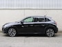 Peugeot e-208 EV GT 50 kWh 136PK | AppleCarplay/Android Auto | Parkeersensoren | FULL LED | Navigatie | Verwarmde Voorstoelen | Climate Control | Cruise Control | 17" LMV | Isofix | Privacy Glass | Trekhaak |