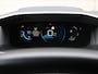 Peugeot e-208 EV GT 50 kWh 136PK | AppleCarplay/Android Auto | Parkeersensoren | FULL LED | Navigatie | Verwarmde Voorstoelen | Climate Control | Cruise Control | 17" LMV | Isofix | Privacy Glass | Trekhaak |