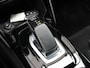 Peugeot e-208 EV GT 50 kWh 136PK | AppleCarplay/Android Auto | Parkeersensoren | FULL LED | Navigatie | Verwarmde Voorstoelen | Climate Control | Cruise Control | 17" LMV | Isofix | Privacy Glass | Trekhaak |