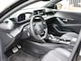 Peugeot e-208 EV GT 50 kWh 136PK | AppleCarplay/Android Auto | Parkeersensoren | FULL LED | Navigatie | Verwarmde Voorstoelen | Climate Control | Cruise Control | 17" LMV | Isofix | Privacy Glass | Trekhaak |