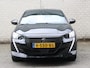 Peugeot e-208 EV GT 50 kWh 136PK | AppleCarplay/Android Auto | Parkeersensoren | FULL LED | Navigatie | Verwarmde Voorstoelen | Climate Control | Cruise Control | 17" LMV | Isofix | Privacy Glass | Trekhaak |