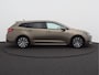 Toyota Corolla Touring Sports 2.0 Hybrid TeamNL/ lage km/ compleet/ zeer mooi!
