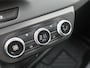 Renault Master T35 2.0 dCi 170 L2H2 Extra - VOORRAADVOORDEEL - 170 PK! - Trekhaak - Laadruimtebetimmering - All Seasonbanden - Achteruitrijcamera - Stoelverwarming - Cruise Control - Trekhaak