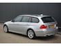 BMW 3-Serie Touring 320i Business Line