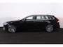 Volvo V90 T4 190pk Momentum Pro - Intellisafe Assist & Surround - Parkeerverwarming - Achteruitrijcamere - Verwarmbare voorstoelen en stuurwiel - Parkeersensoren voor en achter - Keyless - 19" Wielen - Full LED incl. bochtverlichting
