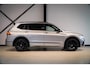 Volkswagen Tiguan Allspace 1.5 TSI R-Line Business+ | Panorama | Trekhaak | Black Style | Stoel/Stuurverw. | Dynamic Onderstel |