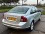 Volvo S40 2.0 Edition I ECC Audio-CD/Navigatie LMV 16" Xenon PDC Leder/Stof ESP TCS Cruisecontrol Trekhaak Dealeronderhoud Nw Apk!