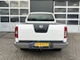 Nissan Navara 2.5 dCi SE King Cab Airco Cruise controle Trekhaak 3000kg trekhaak Pick-up p-up Euro 5 Lier afstandsbediening Vierwielaandrijving Openlaadbak Bpm vrij!!