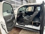 Nissan Navara 2.5 dCi SE King Cab Airco Cruise controle Trekhaak 3000kg trekhaak Pick-up p-up Euro 5 Lier afstandsbediening Vierwielaandrijving Openlaadbak Bpm vrij!!