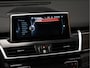 BMW 2-Serie Active Tourer 225xe iPerformance High Executive [SCHUIFKANTELDAK, CAMERA, STOELVERWARMING, HEAD-UP, ADAPTIVE CRUISE CONTROL, VOL LEDER, CLIMATE, NIEUWSTAAT]