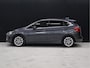 BMW 2-Serie Active Tourer 225xe iPerformance High Executive [SCHUIFKANTELDAK, CAMERA, STOELVERWARMING, HEAD-UP, ADAPTIVE CRUISE CONTROL, VOL LEDER, CLIMATE, NIEUWSTAAT]