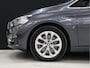 BMW 2-Serie Active Tourer 225xe iPerformance High Executive [SCHUIFKANTELDAK, CAMERA, STOELVERWARMING, HEAD-UP, ADAPTIVE CRUISE CONTROL, VOL LEDER, CLIMATE, NIEUWSTAAT]