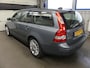 Volvo V50 2.4 Momentum - Airco - Leer - Mooie auto!