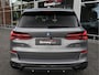 BMW X5 xDrive50e 489pk M-Sport Frozen Pure Grey Pano Zetels HUD 22-Inch H&K Softclose Lucht Tr.haak VOL!!!