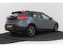 Volvo V40 Cross Country 1.6 T4 Momentum | Trekhaak | Panoramadak | Recent Ond. | Org NL | Camera | BLIS | Navigatie |