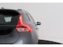 Volvo V40 Cross Country 1.6 T4 Momentum | Trekhaak | Panoramadak | Recent Ond. | Org NL | Camera | BLIS | Navigatie |