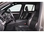 Volvo XC90 T8 AWD Inscription Intro Edition - Luchtvering - Panorama/schuifdak - IntelliSafe Assist & Surround - 360º Camera - Harman/Kardon audio - Adaptieve LED koplampen - Verwarmde voorstoelen - Parkeersensoren voor & achter - Elektr. bedienb. voorstoelen met geheugen Head up display - 21' LMV