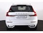 Volvo XC60 T6 Recharge AWD Plus Dark - Panorama/schuifdak - IntelliSafe Assist & Surround - Harman/Kardon audio - Parkeercamera achter - Adaptieve LED koplampen - Verwarmde voorstoelen, stuur & achterbank - Parkeersensoren voor & achter - Elektr. bedienb. voorstoelen met geheugen - Draadloze tel. lader - Standkachel - Extra getint glas - 19' LMV