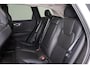 Volvo XC60 T6 Recharge AWD Plus Dark - Panorama/schuifdak - IntelliSafe Assist & Surround - Harman/Kardon audio - Parkeercamera achter - Adaptieve LED koplampen - Verwarmde voorstoelen, stuur & achterbank - Parkeersensoren voor & achter - Elektr. bedienb. voorstoelen met geheugen - Draadloze tel. lader - Standkachel - Extra getint glas - 19' LMV