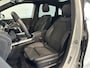 Mercedes-Benz B-klasse 180 Business Solution AMG | NAVIGATIE | PANORAMADAK | PARKEERSENSOREN RONDOM | ACHTERUITRIJCAMERA | STOELVERWARMING | STOELGEHEUGEN