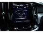 Volvo V60 T6 Plug-in hybrid AWD Plus Dark | Semi elektrische trekhaak | Verwarmbare voorstoelen en stuurwiel | Premium audio by Harman Kardon | 360" camera | Voorstoelen met geheugenfunctie |