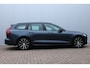 Volvo V60 T6 Plug-in hybrid AWD Plus Dark | Semi elektrische trekhaak | Verwarmbare voorstoelen en stuurwiel | Premium audio by Harman Kardon | 360" camera | Voorstoelen met geheugenfunctie |