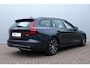 Volvo V60 T6 Plug-in hybrid AWD Plus Dark | Semi elektrische trekhaak | Verwarmbare voorstoelen en stuurwiel | Premium audio by Harman Kardon | 360" camera | Voorstoelen met geheugenfunctie |