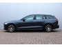 Volvo V60 T6 Plug-in hybrid AWD Plus Dark | Semi elektrische trekhaak | Verwarmbare voorstoelen en stuurwiel | Premium audio by Harman Kardon | 360" camera | Voorstoelen met geheugenfunctie |