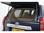 Toyota Land Cruiser 7 pers. 2.8 D-4D Professional | Panoramadak | Trekhaak | Treeplanken | Stoel-/achterbankverwarming | Stoelventilatie | Leder | Dodehoek detectie | JBL