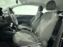 Opel Corsa 1.4 Online Edition 90pk | Navigatie via Apple Carplay/Android Auto | Airco | Cruise Control | Parkeersensoren Achter | Lederen Stuurwiel | DAB Ontvanger | 16" Lichtmetalen Velgen |