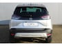 Opel Crossland 1.2-110pk Turbo 'Elegance'. Mooie en luxe hoogzitter met weinig km's ! Volautm. airco dual, cruise control, camera, comfortstoelen, metallic lak,  LM wielen, navigatie, telefoonvoorb., lane- en side assist, parkeersensoren v+a,  LED verlichting  etc.