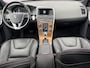 Volvo XC60 2.0 T6 FWD Summum | 306PK! | adaptieve cruise | Stand kachel | Stoelverwarming | DAB | Keyless entry/start | BLIS | Parkeersensoren V+A | Parkeercamera | Volvo on Call | Verwarmbare voorruit |Trekhaak |