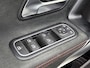 Mercedes-Benz A-klasse 200 Business AMG (SFEERVERLICHTING, CARPLAY, CAMERA, STOELVERWARMING, 1e EIGENAAR, GOED ONDERHOUDEN)