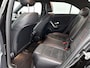 Mercedes-Benz A-klasse 200 Business AMG (SFEERVERLICHTING, CARPLAY, CAMERA, STOELVERWARMING, 1e EIGENAAR, GOED ONDERHOUDEN)