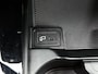 Mercedes-Benz A-klasse 200 Business AMG (SFEERVERLICHTING, CARPLAY, CAMERA, STOELVERWARMING, 1e EIGENAAR, GOED ONDERHOUDEN)